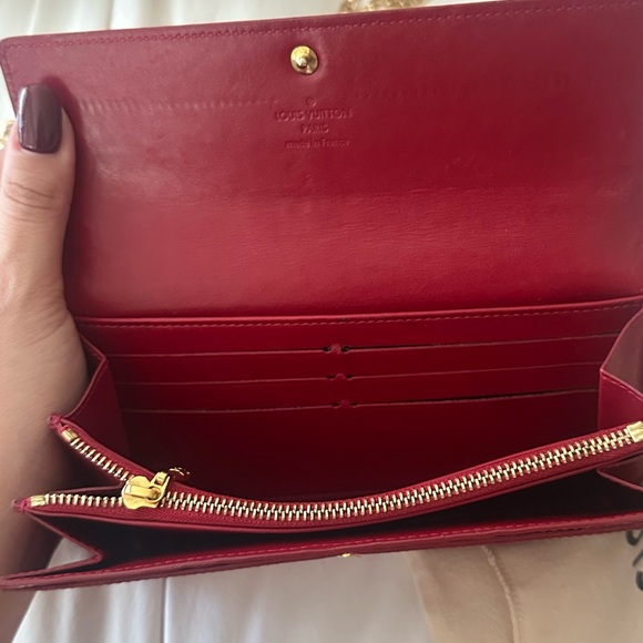 Louis Vuitton Vernis Sarah Wallet/Crossbody with Gold Chain in Cherry Red - Picture 14 of 16